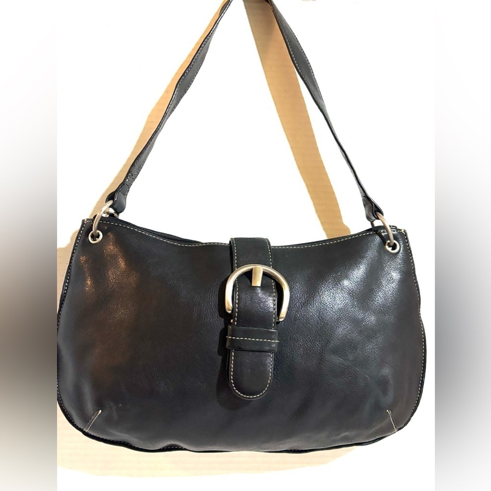 Elegant Black Leather Shoulder Bag
